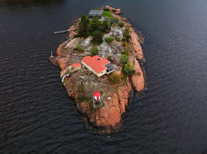 Sun, Wind, and Water: How Freshwater Islands Are Rewriting the Rules on Clean Energy
